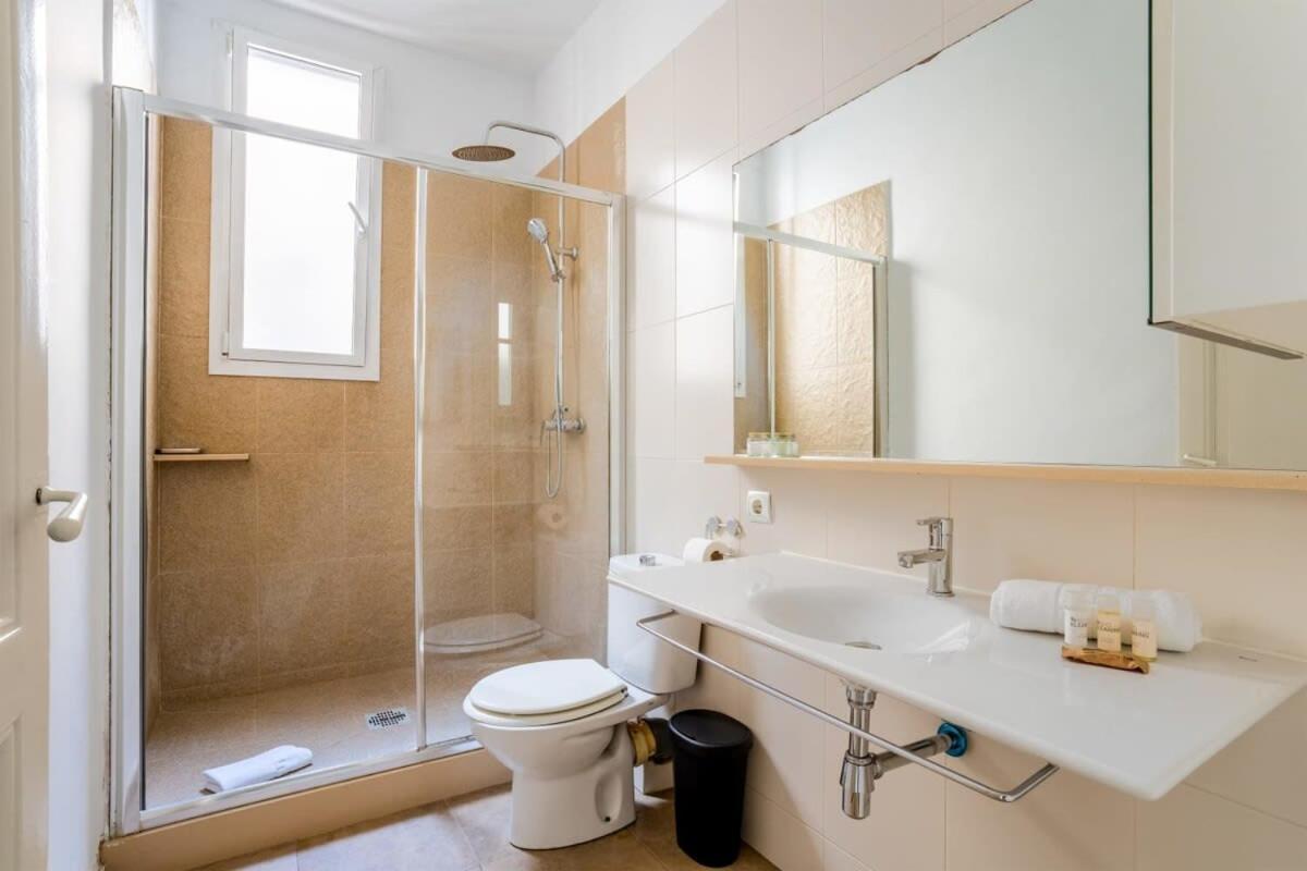 Gran Via Historic Catalan 4bd Only For Families Or Business Groups * Barcellona